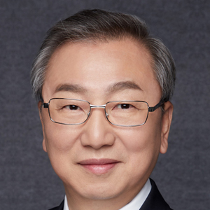 Dr. Lingshi Tan Headshot